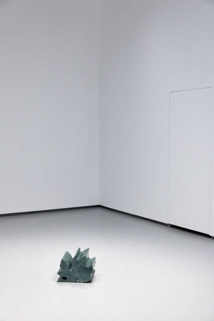 <i>Alla luce del sole, 2021
</br>green Guatemala marble</br>26 x 30 x 40 cm / 10.2 x 11.8 x 15.7 in>
