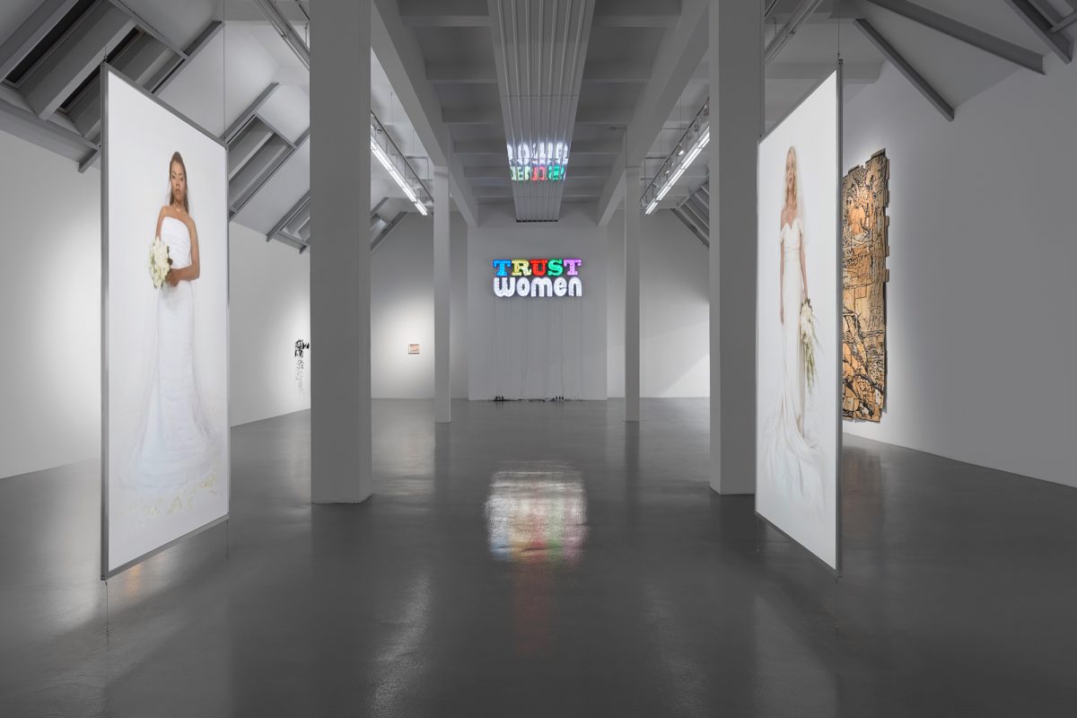 <i>light and gravity</i>, 2019 </br> installation view, weserburg museum für moderne kunst, bremen 
>