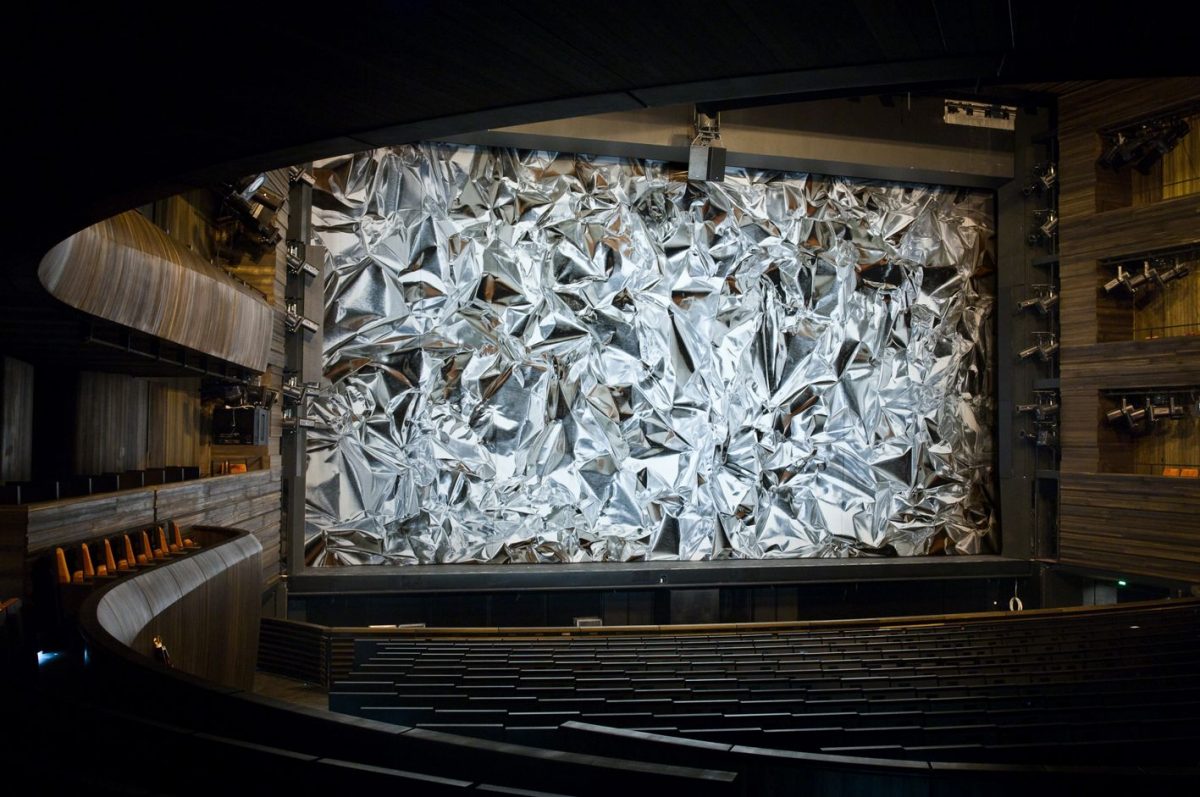 <i>stage curtain</i>, 2007 
</br>
installation view, oslo opera house bjørvika, oslo>