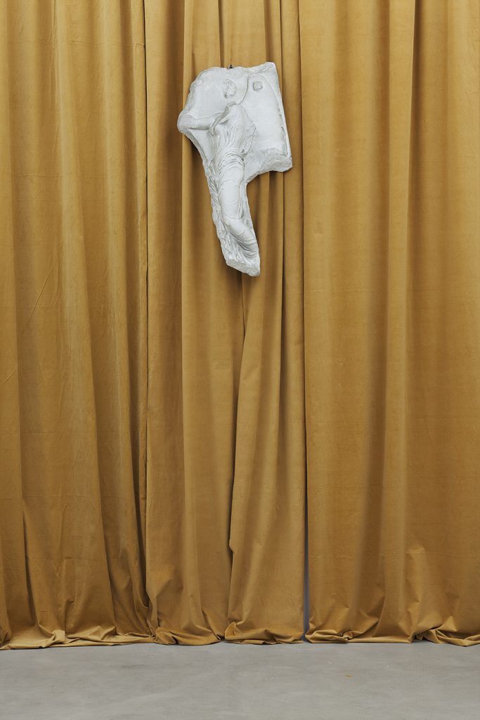 <i>polaroid</i>, 2013</br>installation view, kaufmann repetto, milan