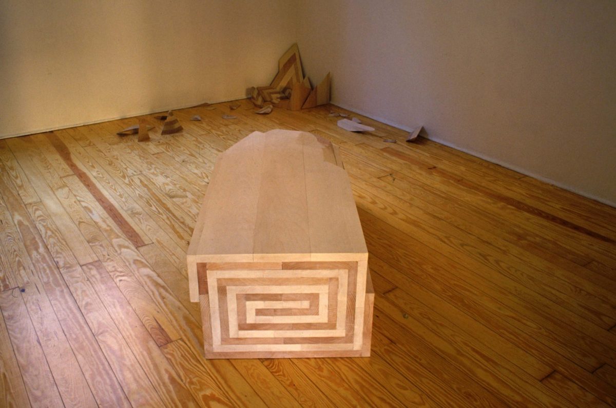 <i>tempo drogato</i>, 2003</br>lime, beech wood</br>40 x 50 x 140 cm / 15.7 x 19.7 x 55.1 in