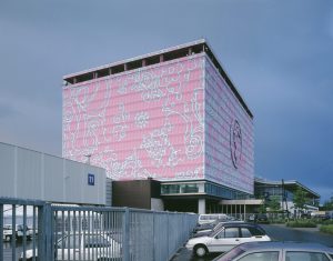 <i>the pink building</i>, 2000
</br>
installation view, expo 2000, hannover