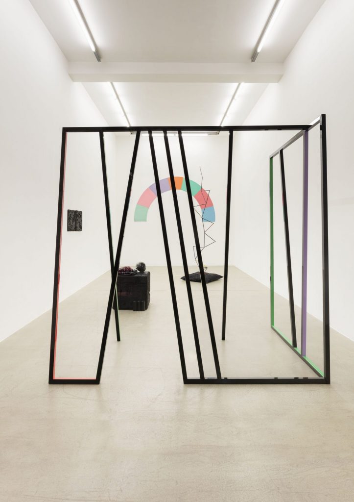 eva rothschild, installation view, kaufmann repetto, milano, 2017