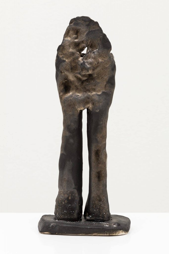 <i>standing man</i>, 2012</br>
glazed stoneware</br>32 × 13 × 9 cm