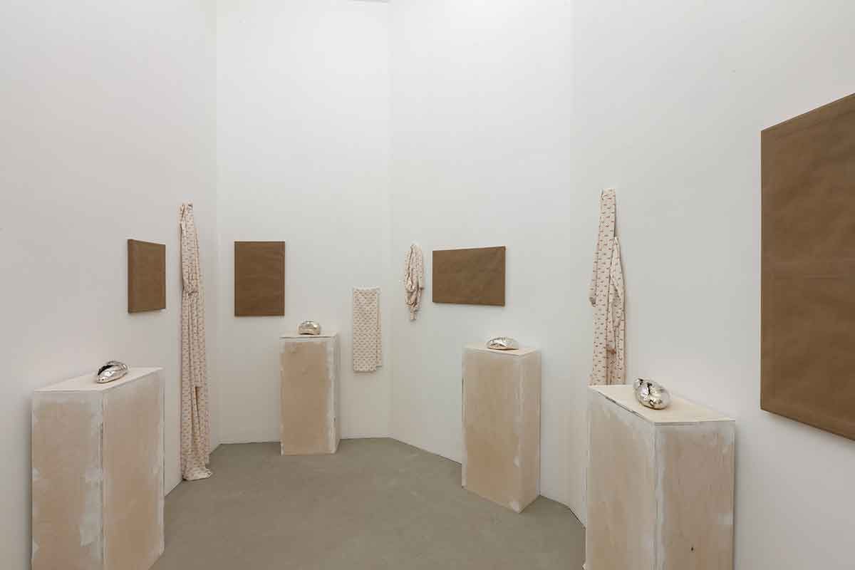 matt sheridan smith, installation view, kaufmann repetto, milan, 2011