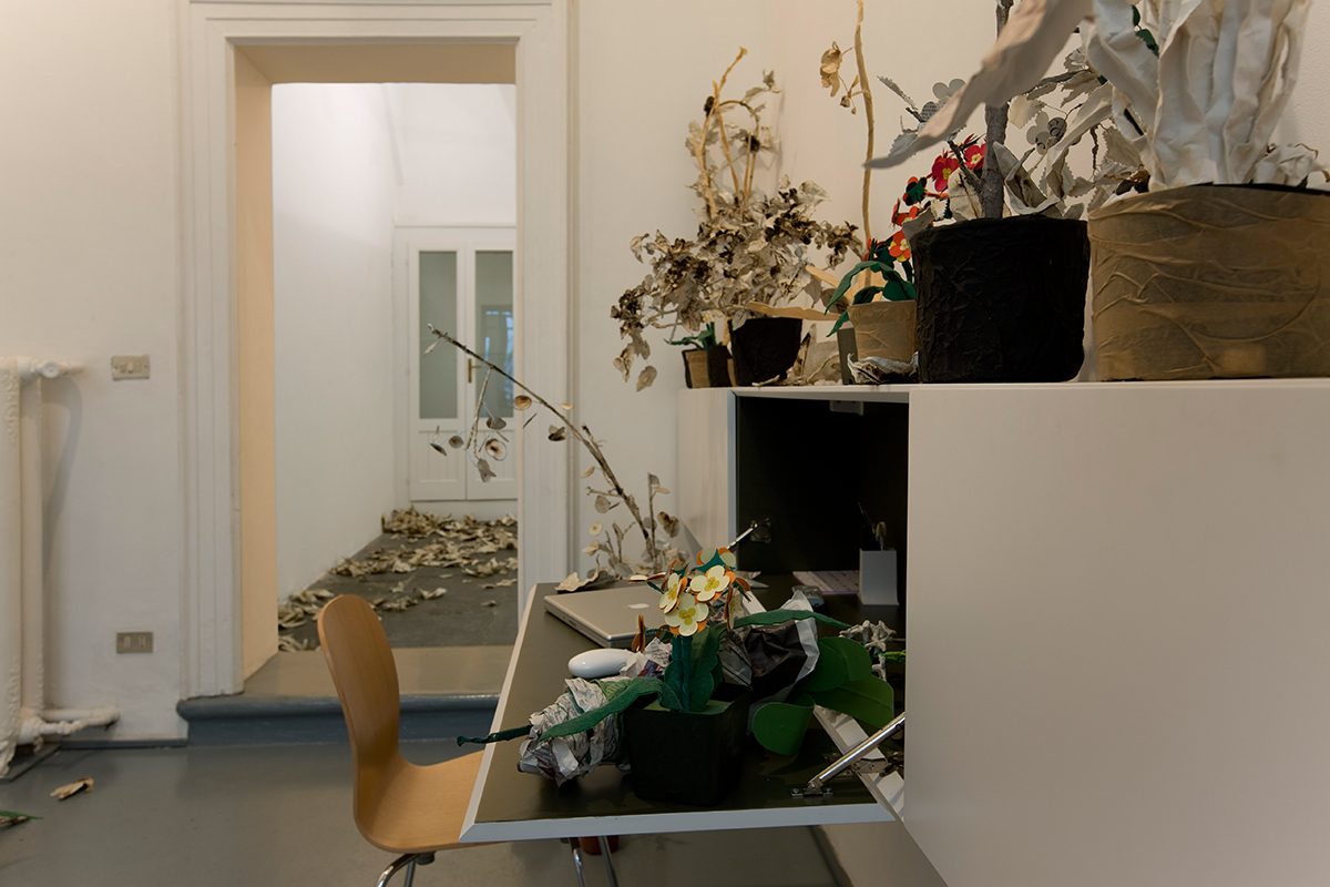 pae white, studio plants, installation view, francesca kaufmann, milan, 2008