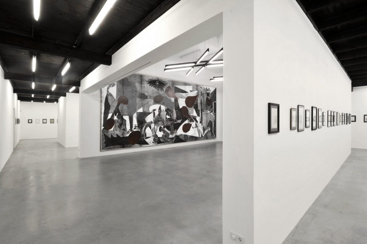 <I>england attacked by the americans</I>, 2012
</br>
installation view, oldenburg kunstverein, oldenburg>