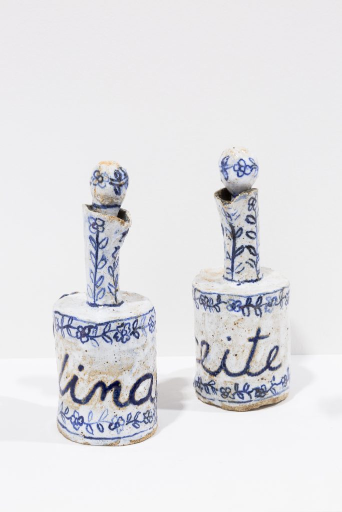 magdalena suarez frimkess, untitled, 2009
ceramic, glaze, 17,14 × 8,9 × 5,71 cm 6 3/4 x 3 1/2 x 2 1/4 in