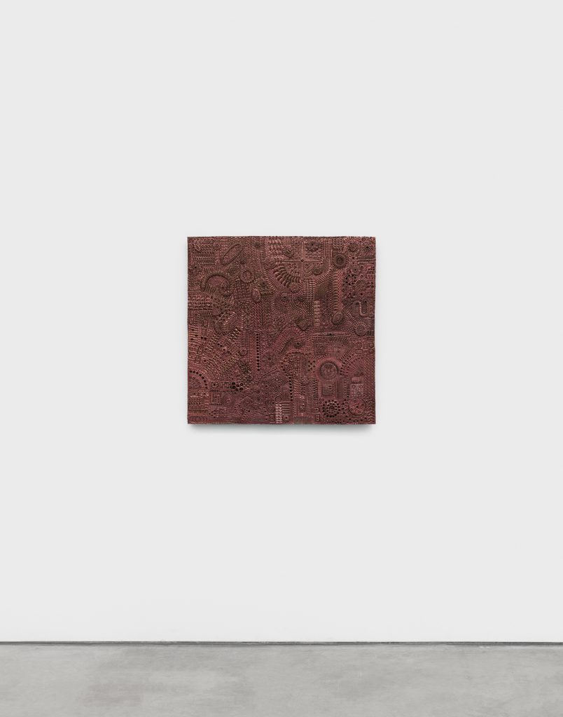 Pae White, <i>Eutopia</i>, 2019
</br>
ceramic, lacquer, fiberglass
</br>
91,4 x 91,4 x 1,7 cm / 36 x 36 x 0.7 in