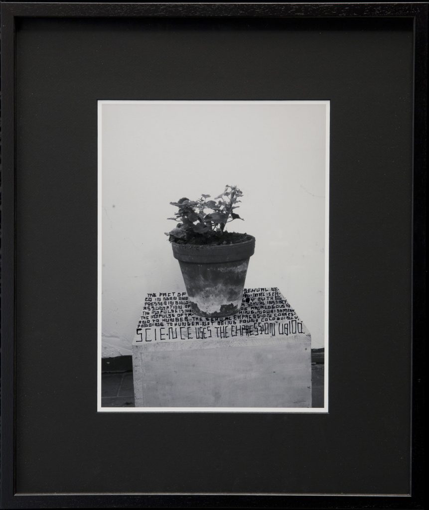 Thomas Zipp, <i>A. B.: Hunger</i>, 2013
</br>
marker on framed photograph
</br>
62 x 52 x 3 cm / 24.4 x 20.5 x 1.2 in (framed)