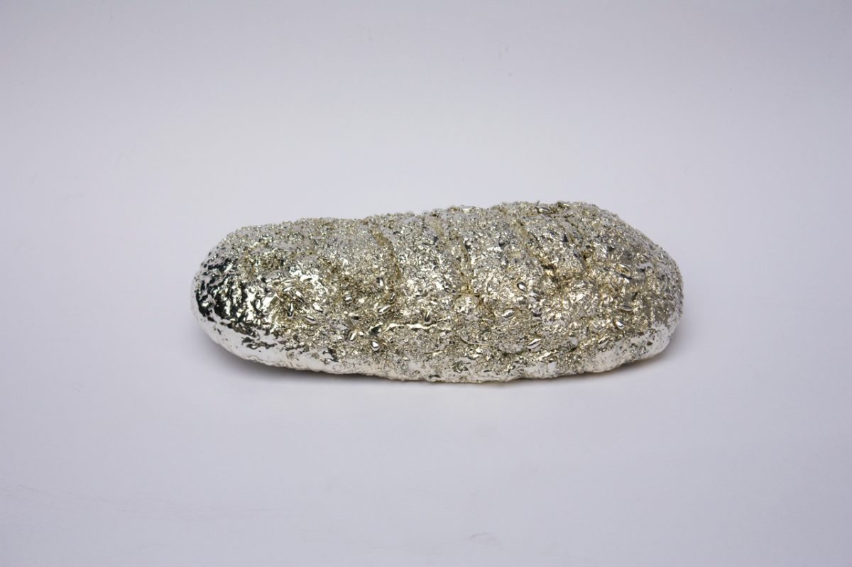 Matt Sheridan Smith, <i>Untitled</i>, 2011
</br>
silver plated bread, 6 x 26,5 x 11 cm / 2.4 x 10.4 x 4.3 in