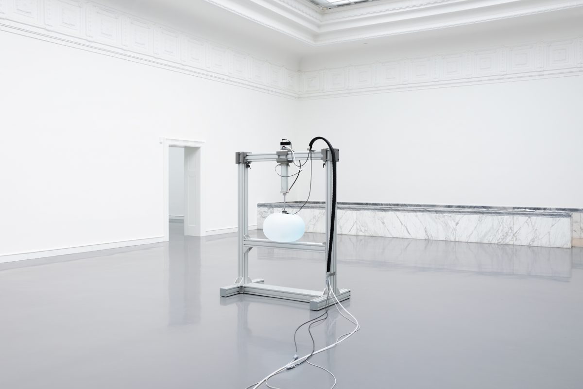 <i>Muscle Memory</I>, 2019
</br>
installation view, Staatliche Kunsthalle Baden-Baden, Baden-Baden>