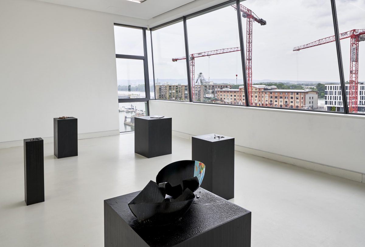 <i>liberty and tree</i>, 2019
</br> installation view, Kunsthalle Mainz
