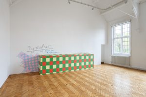 <i>Loan</i>, 2003-2022
</br>
acrylic paint on wall and wood</br>
500 x 100 x 200 cm / 196.8 x 39.3 x 78.7 in