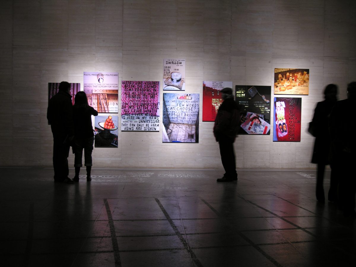 <i>Candice Breitz: Exposición Multiple</i>, 2007
</br> installation view, MUSAC, Léon
