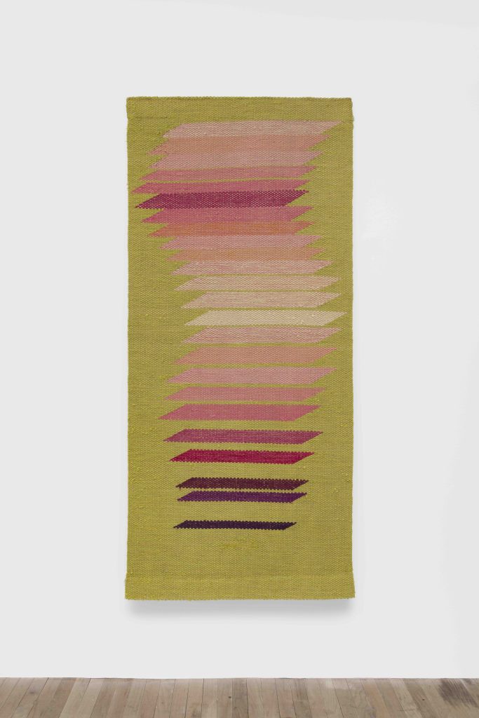 <i>Cactus (from the Bengala series)</i>, 1973-74</br>linen, wool and meraklon</br>
201 x 90 cm / 79.25 x 35.3 in