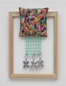 Dianna Molzan, <i>Untitled</i>, 2017</br>oil on canvas, flashe, acrylic, carabiners, poplar</br>
61 x 45 x 12 cm / 24 x 17.2 x 4.7 in