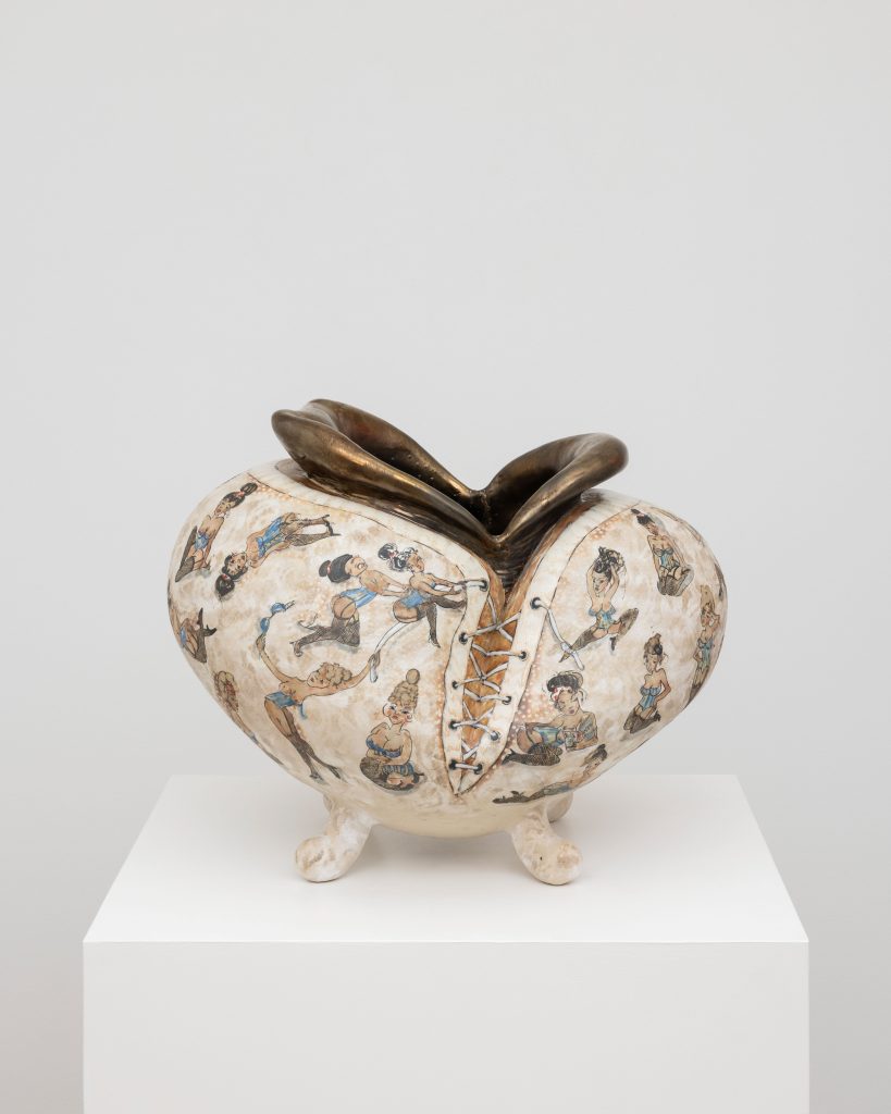 <i> Laced Vessel</i>, 2025</br> porcelain </br>54 x 67 x 46 cm / 21.2 x 26.3 x 18.1 in>