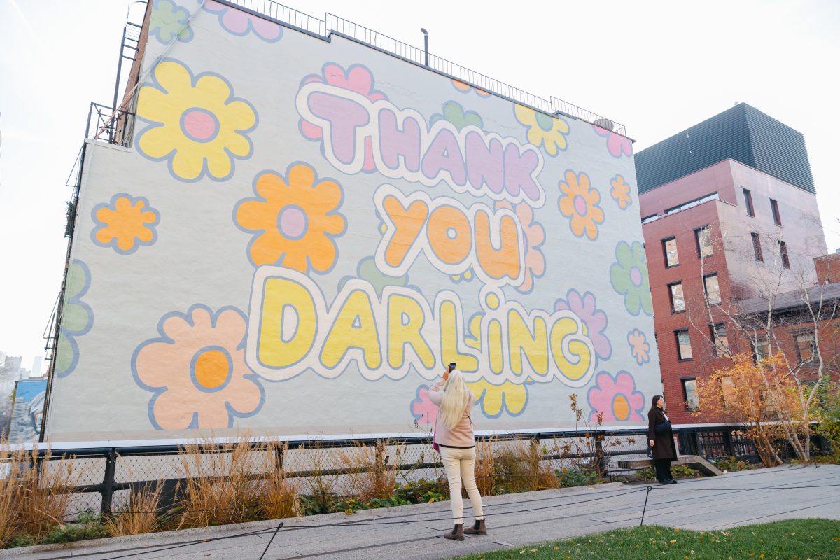 <i>Thank you darling</i>, 2023 </br> installation view, high line, new york