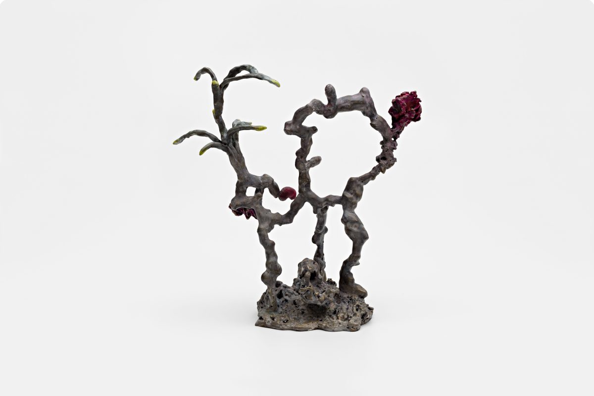 <i>Sigh with shiver</i>, 2024 </br>
patinated bronze </br>
40 x 40 x 17 cm / 15.5 x 15.5 x 6.5 in