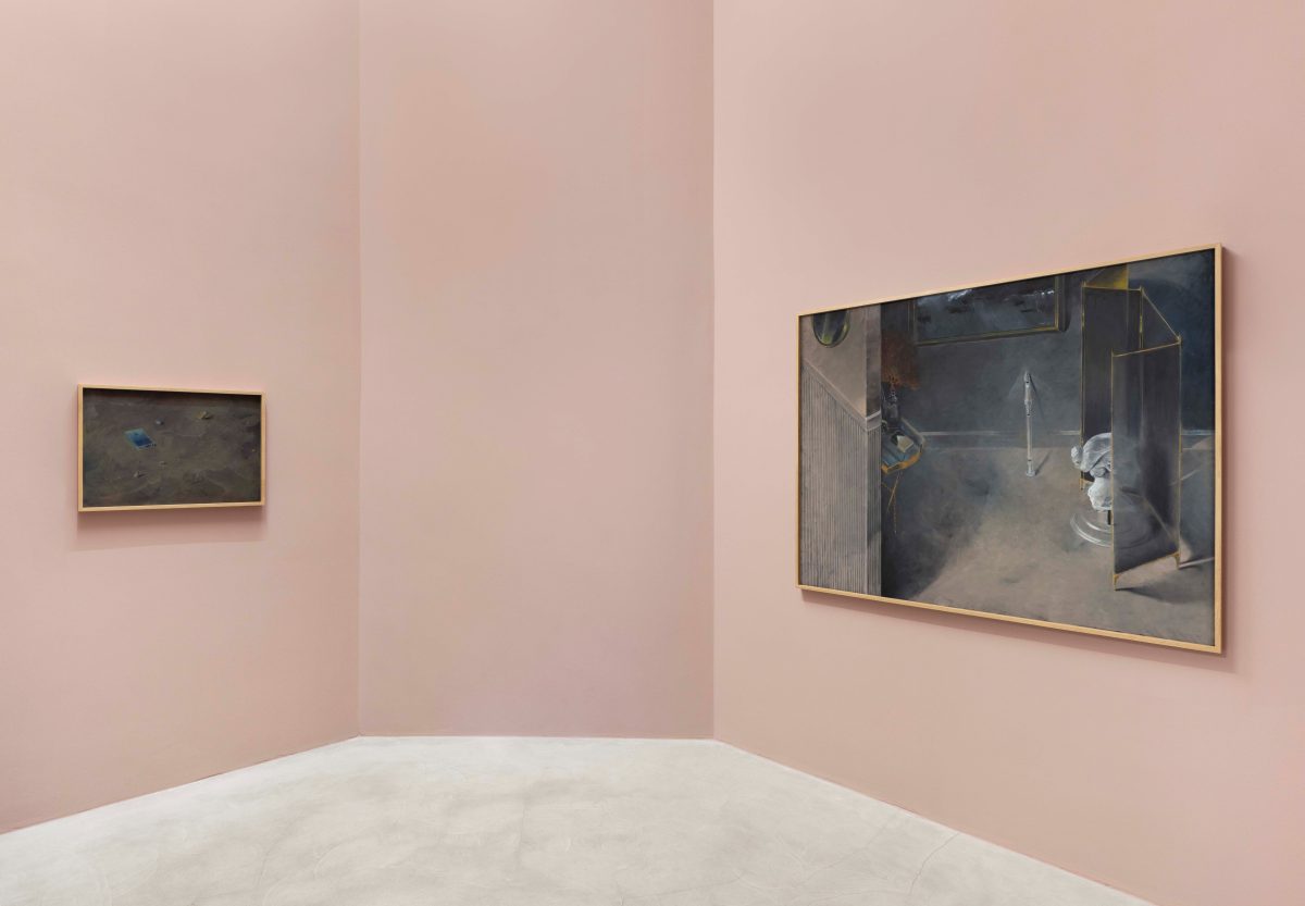 <i>the sky is black and golden and the moon is shining red, </i> 2025 </br>
installation view, kaufmann repetto, milan</br>