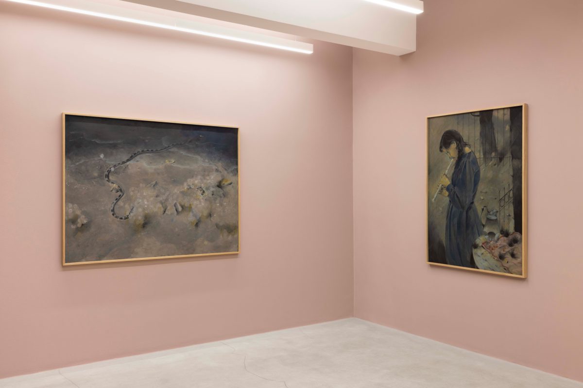 <i>the sky is black and golden and the moon is shining red, </i> 2025 </br>
installation view, kaufmann repetto, milan</br>