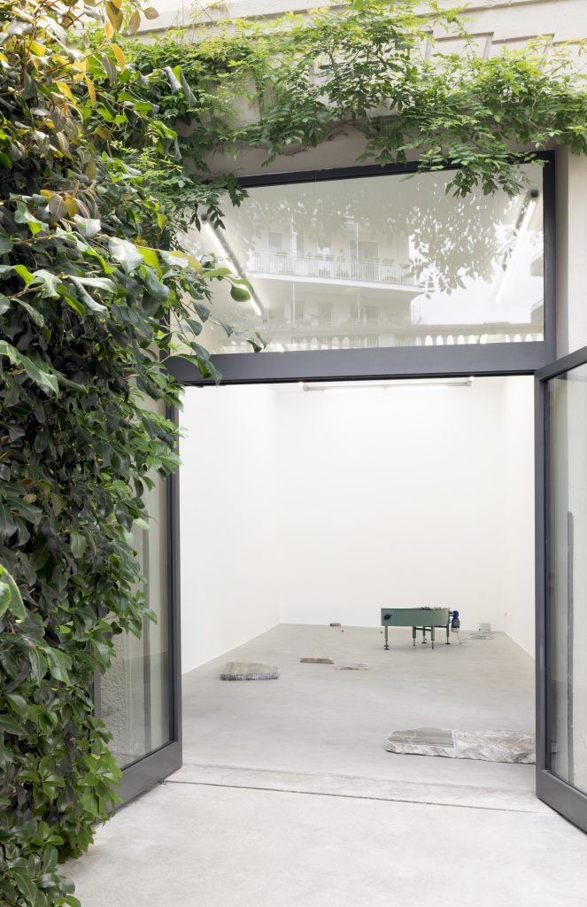 <i>Days of Inertia,</i> 2025 </br>
installation view, kaufmann repetto, Milan</br>