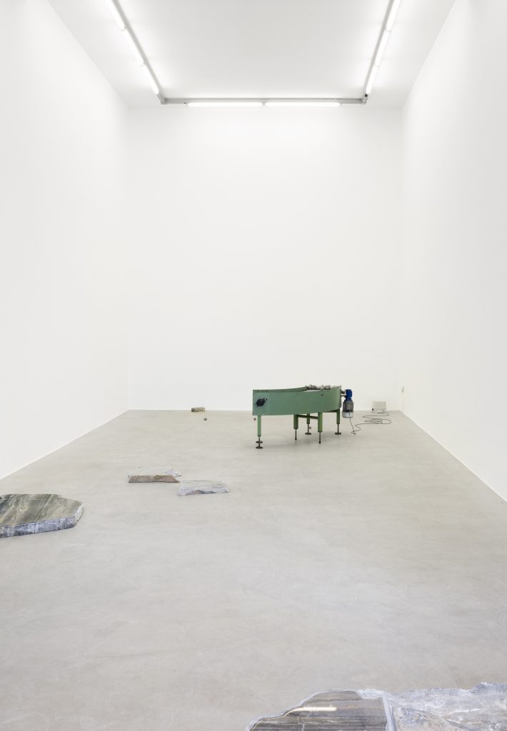 <i>Days of Inertia,</i> 2025 </br>
installation view, kaufmann repetto, Milan</br>