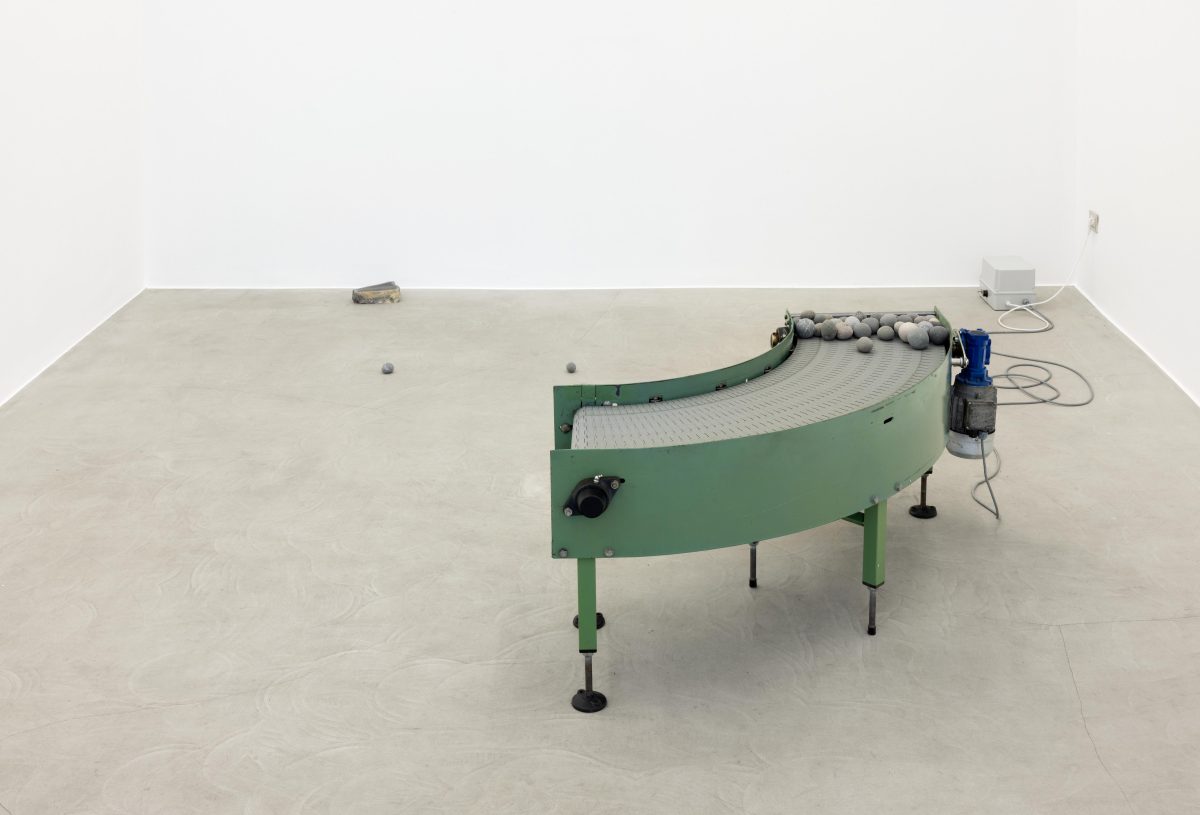 <i>Days of Inertia,</i> 2025 </br>
installation view, kaufmann repetto, Milan</br>