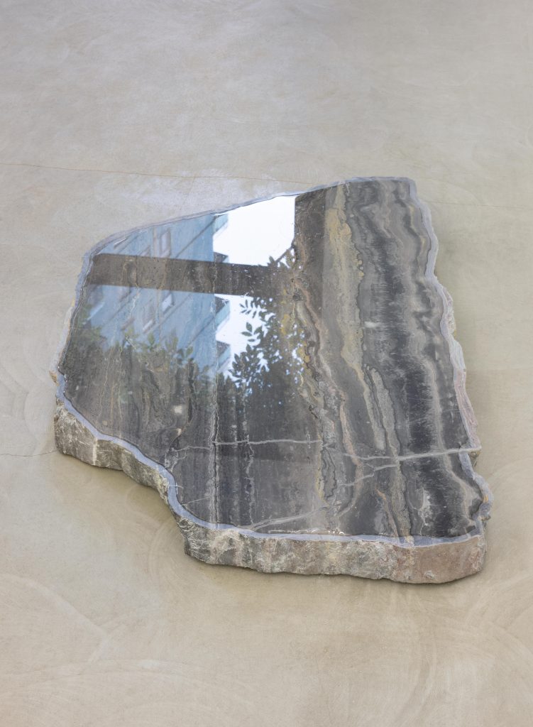 <i>Days of Inertia,</i> 2025 </br>
installation view, kaufmann repetto, Milan</br>