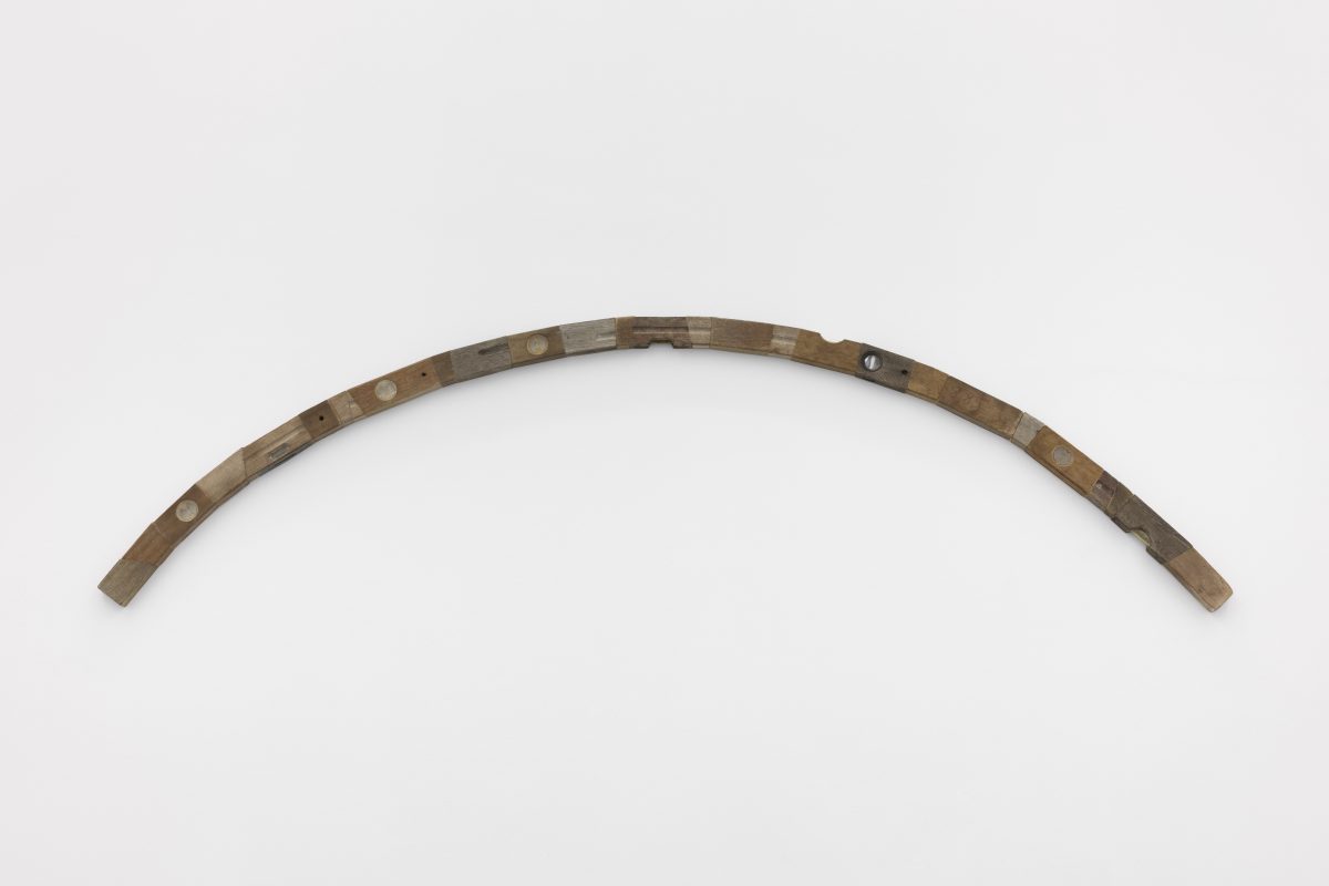 <i> Bubble Cult (Porta),</i> 2025 </br>
wooden spirit levels </br> 55 x 200 x 3.5 cm / 21.7 x 78.7 x 1.3 in