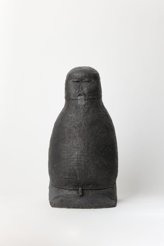 <i>child</i>, 2012 </br>
ceramic</br>59 x 31 x 28,5 cm / 23.2 x 12.2 x 11.2 in