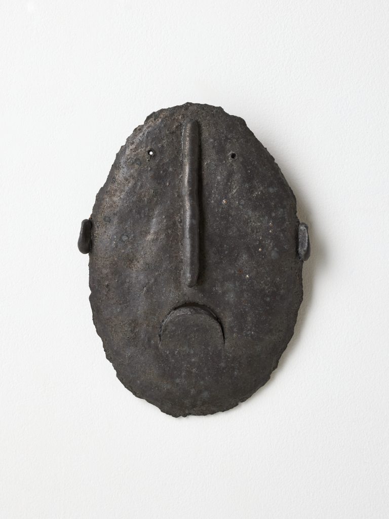 <i>child</i>, 2013 </br>
ceramic</br>
22 x 16,5 x 4 cm / 8.6 x 6.5 x 1.5 in