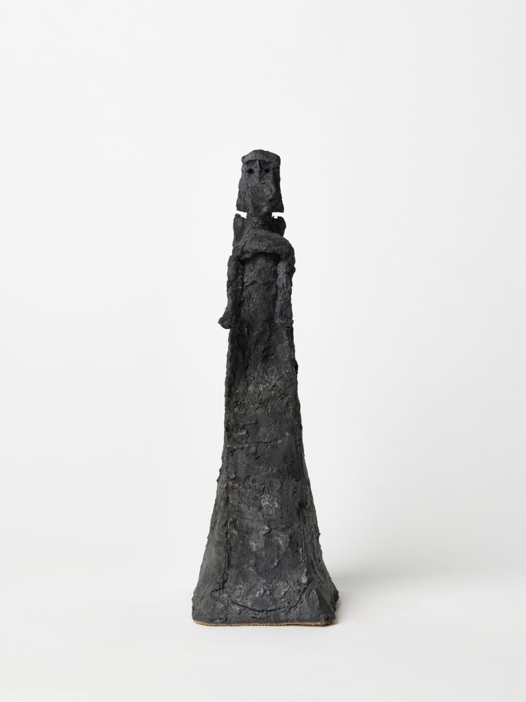 <i>sphinx</i>, 2022 </br>
ceramic</br>37 x 11 x 16 cm / 14.6 x 4.4 x 6.3 in