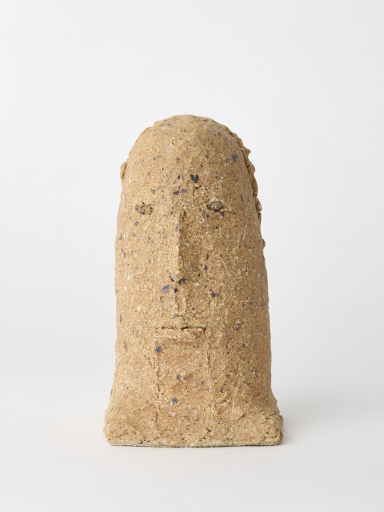 <i>face</i>, 2024 </br>
ceramic</br>
24,5 x 13,5 x 15 cm / 9.6 x 5.3 x 5.9 in