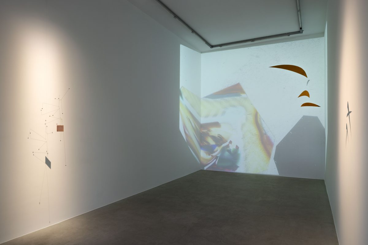 <i>ambienti luminosi, </i> 2025 </br>
installation view, kaufmann repetto, milan</br>>