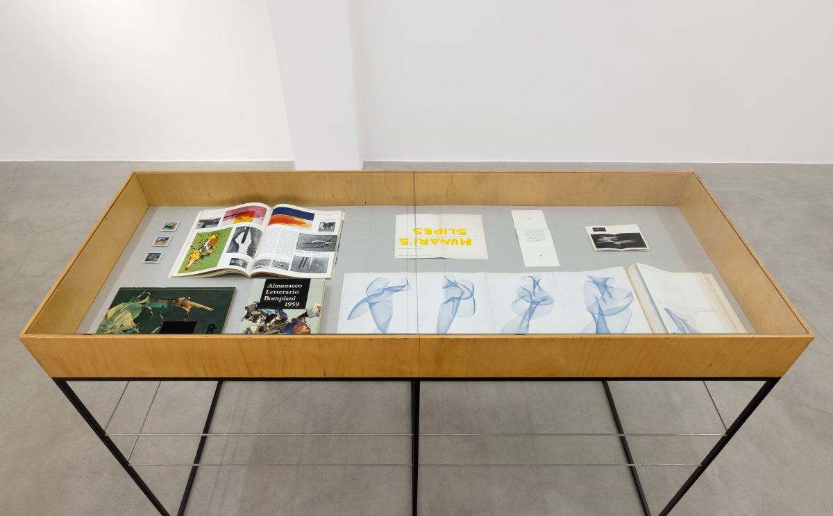 <i>ambienti luminosi, </i> 2025 </br>
installation view, kaufmann repetto, milan</br>