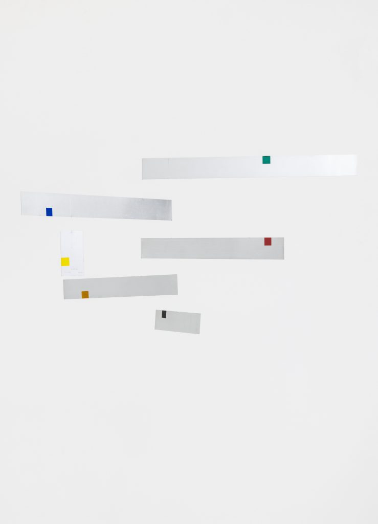 <i>Macchina Inutile</i>, 1956 </br>
aluminum, enamel and nylon thread sculpture </br>
80 x 45 cm / 31.5 x 17.7 in