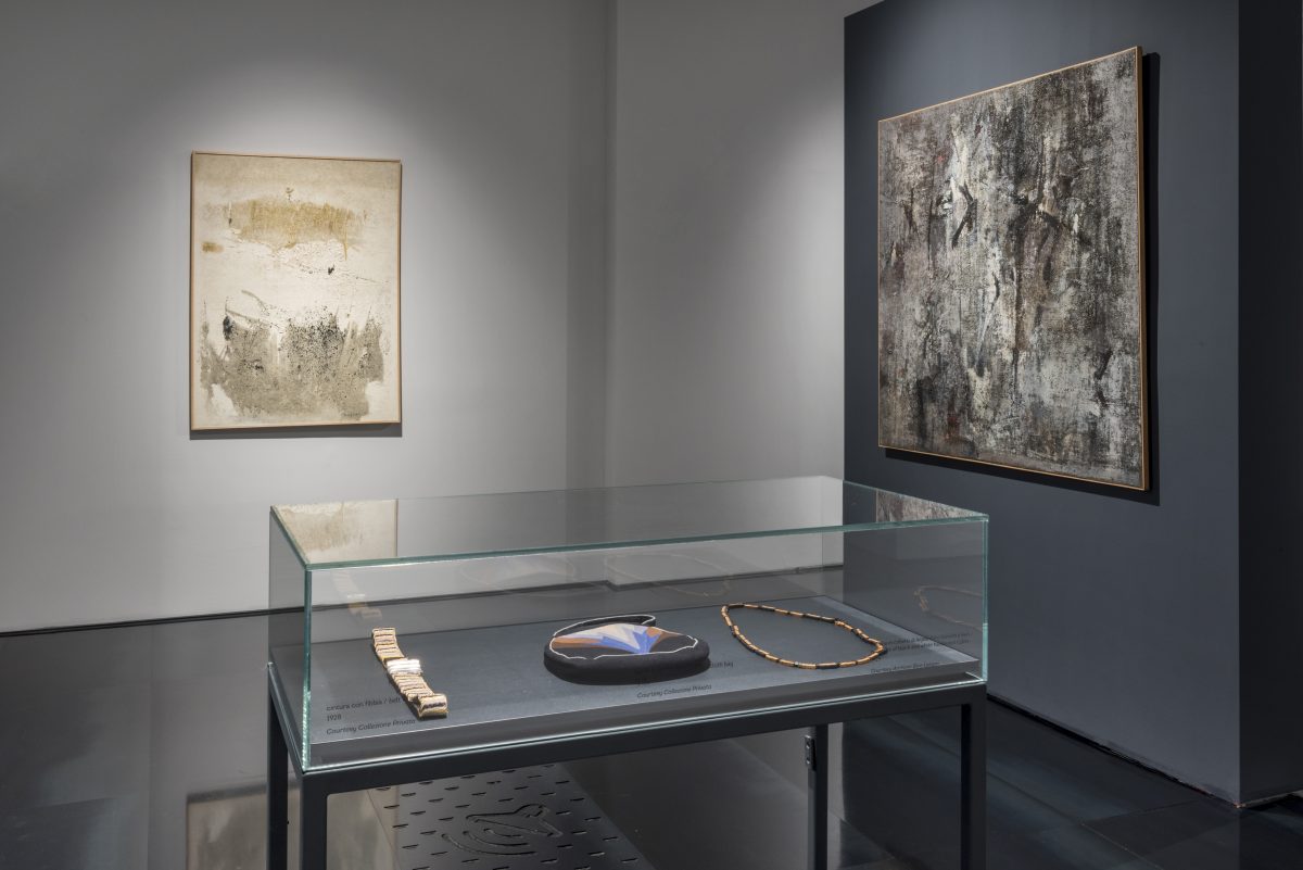 <i>Bice Lazzari. The poetic of the sign,</i> 2019 </br>
installation view, Museo Novecento, Firenze</br>>