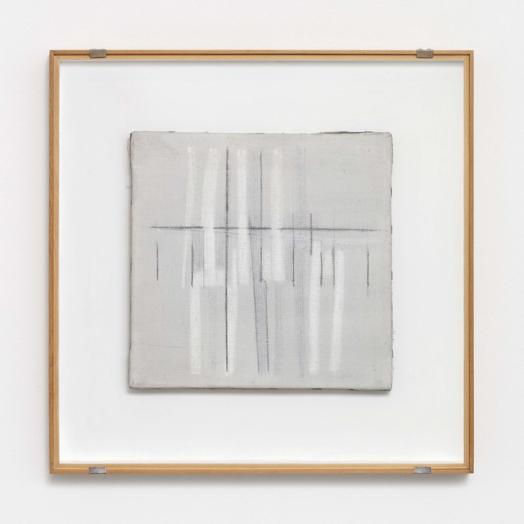 <i>Esperienza H</i>, 1965 </br>
tempera and pencil on canvas </br> 41 x 41 x 4 cm / 16 x 16 x 1.5 in
>