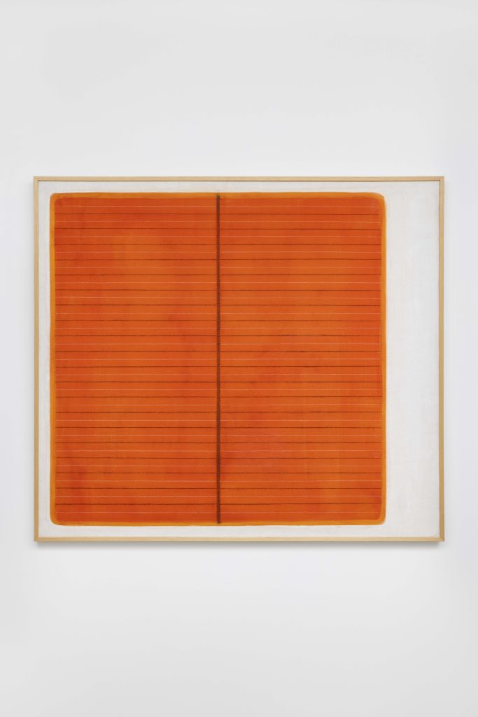 <i>Misure 31</i>, 1966 </br>
tempera on canvas </br>
89 x 100 cm / 35 x 39 in>