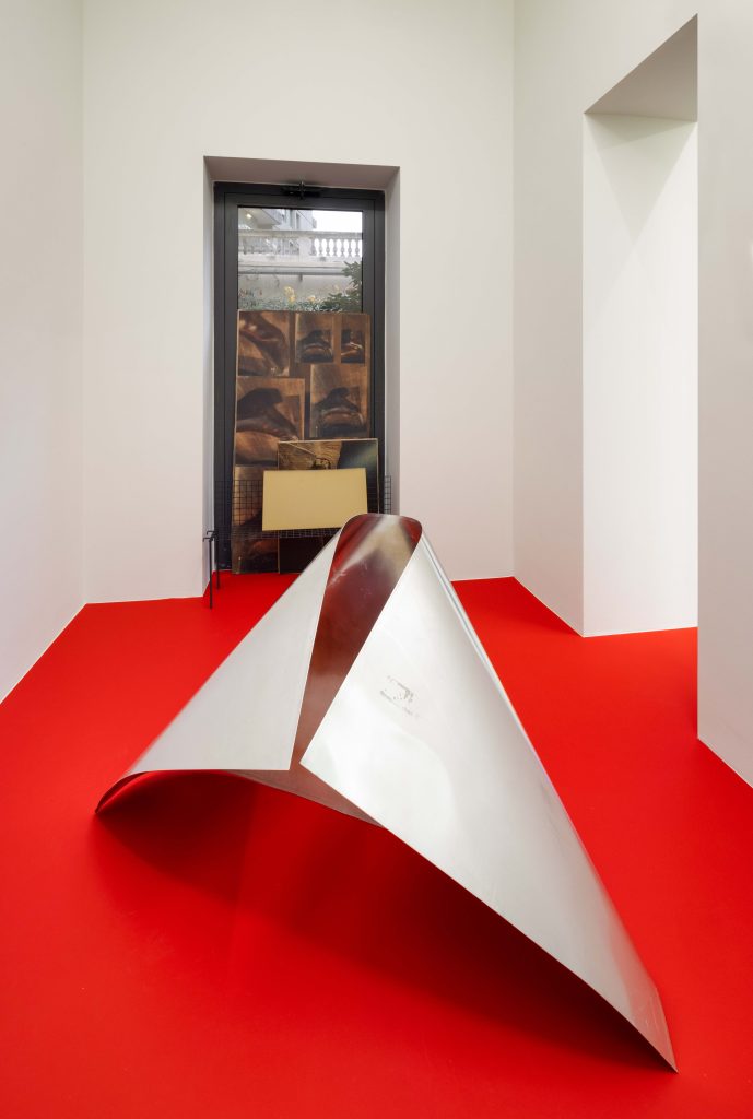 <i>Back Facing Front</i>, 2025
</br> installation view, kaufmann repetto Milan