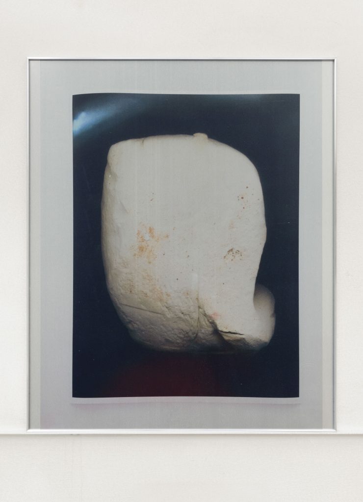 <i>Untitled,</i> 2023</br>
UV-print on aluminum, glass, aluminum frame</br> 80 x 66 x 2,5 cm / 31.5 x 26 x 1 in